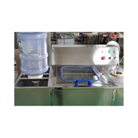 Machine de nettoyage semi-automatique pour bouteilles de 5 gallons avec brosse intérieure, brosse extérieure et décapsuleur