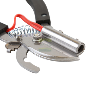 Pince à couper la queue des porcelets en pleine alimentation, chauffage électrique, ciseaux <span class=keywords><strong>de</strong></span> sécurité pour la coupe <span class=keywords><strong>de</strong></span> la queue des porcelets - Product Image 4