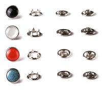 Pasokan pabrik 9.5mm/11mm Cabang tembaga tekan kancing jepret logam pengencang kancing untuk pakaian bayi