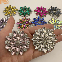 Appliques thermocollantes 3D en résine faite à la main avec des strass en forme de fleurs pour vêtements, chapeaux et bricolage