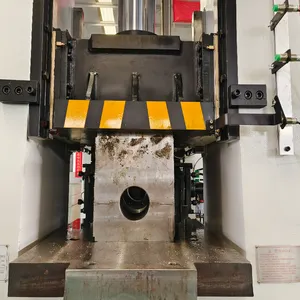 <span class=keywords><strong>Presse</strong></span> hydraulique de forgeage à chaud La <span class=keywords><strong>presse</strong></span> à chaud <span class=keywords><strong>horizontale</strong></span> peut être utilisée pour la <span class=keywords><strong>presse</strong></span> hydraulique de production automobile à demi-arbre - Product Image 4
