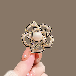 Broche de Mariposa de Aleación con Diamantes de Imitación, Diseño Retro de Moda, Lujoso, Elegante, para Mujer, Accesorios de Ropa, Venta al por Mayor - Product Image 3