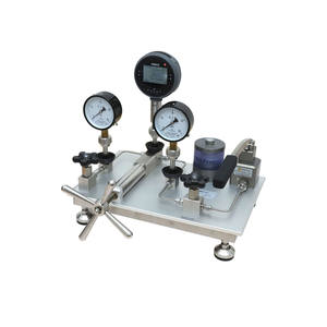 เครื่องสอบเทียบแรงดัน 3 พอร์ต 600 บาร์ พร้อมปั๊ม - Product Image 4