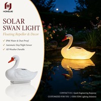 Décoration de piscine en forme de cygne flottant solaire et répulsif pour animaux - Étanche IP66 avec éclairage LED chaud, art flottant réaliste pour le jardin