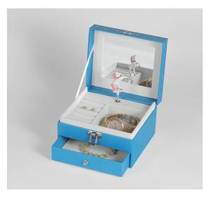 Caja de Música Personalizada YIYU con <span class=keywords><strong>Carrusel</strong></span> Azul y Bailarina, Caja de Almacenamiento de Joyas de Papel Ecológica con Manivela, Espejo Giratorio y Mecanismo de Relojería - Product Image 1