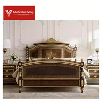 Ensemble de chambre à coucher en bois massif au design moderne avec lit douillet à tête de lit haute pour lits Queen/King