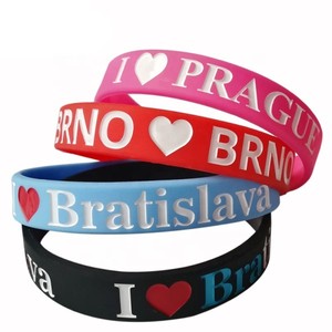Pulsera de Silicona Personalizable con Grabado, Color Rosa Neón 806C, Recuerdos - Product Image 1