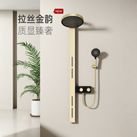 Douche suspendue multifonctionnelle de grande taille avec système d'eau tout en cuivre, adaptée à un usage domestique et hôtelier, au design minimaliste