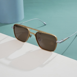 Lunettes de <span class=keywords><strong>soleil</strong></span> polarisées avancées en titane <span class=keywords><strong>doré</strong></span>, légères, design rétro <span class=keywords><strong>grand</strong></span> carré, résistantes aux UV, <span class=keywords><strong>miroir</strong></span> pour conducteur, durables pour l'extérieur - Product Image 1