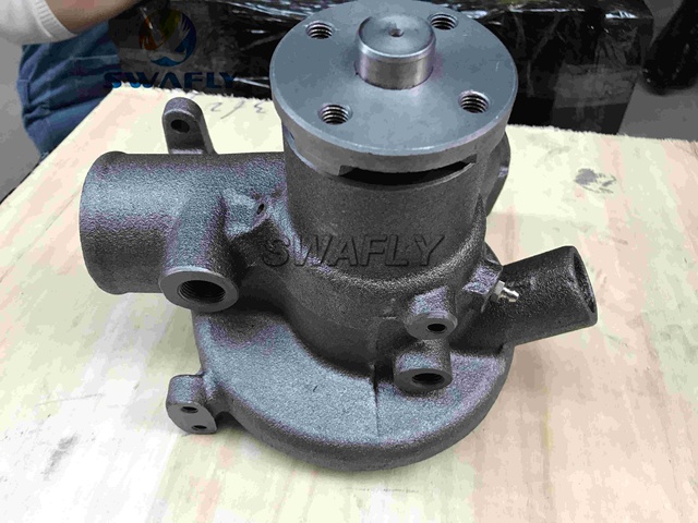 Swafly Excavator Diesel Engine Parts V3300 Engine Water Pump 1C010-73068