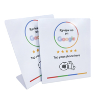 Carte Google Review programmable 13,56 MHz NFC pour table, configurée indépendamment pour lier la carte à la carte de visite.