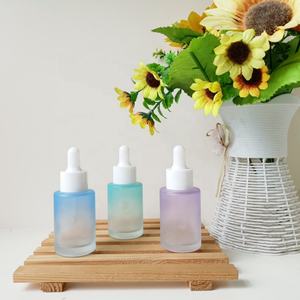 บรรจุภัณฑ์ผลิตภัณฑ์บำรุงผิวแบบแก้ว ขวดหยดทรงเหลี่ยมพิมพ์โลโก้ได้ ขนาด 50 มล. พร้อมกล่องบรรจุภัณฑ์ - Product Image 4