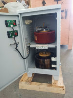 Vente directe usine – Régulateur de tension statique monophasé SVC 220V 10kVA 50Hz pour LED et véhicules AC