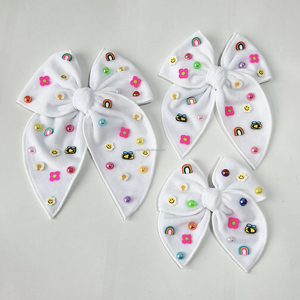 Nœud en velours rose vif à bords surjetés avec clip, motif fleur de conversation, et nœud en velours rose clair à bords surjetés - Product Image 3