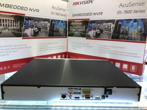 <span class=keywords><strong>Hikvision</strong></span> DS-7616NXI-K2 <span class=keywords><strong>Grabador</strong></span> de Video en Red de 16 Canales, Salida 4K, H.265+, Análisis Inteligente, NVR Dual SATA - Product Image 3