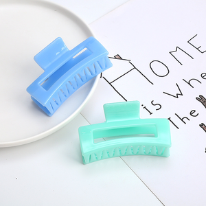 Accessoires pour <span class=keywords><strong>cheveux</strong></span> pour femmes de 8,5 cm, bloc carré en caoutchouc ABS laqué, pinces à <span class=keywords><strong>cheveux</strong></span> élégantes avec matériau plastique - Product Image 4