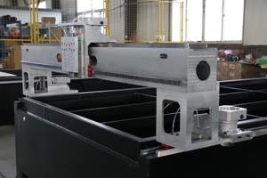 Viga transversal de aluminio de alta precisión para eje <span class=keywords><strong>X</strong></span> y postes de soporte - Product Image 4