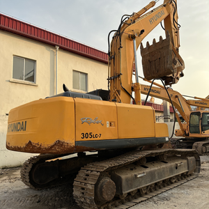 Excavatrice sur chenilles Hyundai 305LC-7 d'occasion, faible nombre d'heures de travail, poids opérationnel de 30 tonnes, moteur, boîte de vitesses, moteur, puissance de 190 kW, prix négociable - Product Image 3