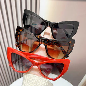 Lunettes de soleil œil de chat classiques élégantes Protection solaire UV400 Gafas De Sol demi-monture de haute qualité Violet Rouge Bleu PC Party Street - Product Image 1