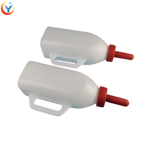 シングルカーフを給餌し、薬を服用するためのニップル付き2L給餌バケット無毒のプラスチック製牛乳瓶牛牛ヤギ - Product Image 4