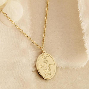 Collar de Acero Inoxidable con Grabado Personalizado de los Salmos 8, Luna y Estrellas, en Oro de 14k, Joyería Cristiana con Versículo Bíblico - Product Image 3