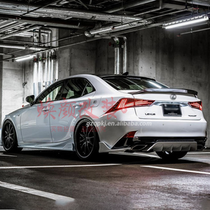 Kit carbone ARTISAN pour Lexus IS300 2017 et 2018, comprenant un spoiler avant en fibre de carbone, une jupe latérale et une aileron arrière. - Product Image 4