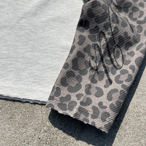 T-shirt en coton vintage surdimensionné de haute qualité à manches longues, imprimé léopard, tricot gaufré respirant, streetwear thermique 300g - Product Image 3