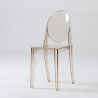 Chaises de mariage d'extérieur en plastique, chaises de réception démontables, chaises fantômes de luxe en acrylique transparent empilables pour banquets et hôtels