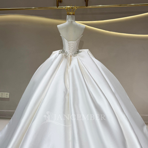 JFH128 Vestidos de novia clásicos de satén con cristales y sin tirantes, color marfil - Product Image 6
