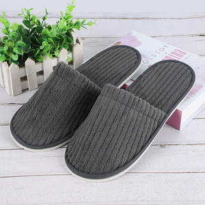 Chaussons jetables en polaire corail pour hôtels et gîtes, pour invités d'intérieur, épaissis, antidérapants, avec semelle intérieure en velours côtelé à motif diamant - Product Image 4