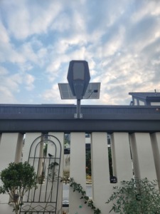 Lámparas Solares para Exteriores, Impermeables, con Sensor de Movimiento, 3 Modos de Iluminación, para Jardín y Patio - Product Image 2