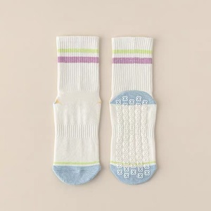 JZVINA Calcetines de Pilates para mujer, calcetines de punto acanalado a rayas de colores con agarre de silicona para mujer, actividades de ballet, yoga y entrenamiento en casa - Product Image 5