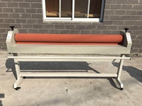 Offre Spéciale 1300mm vinyle autocollant rouleau à rouleau froide Machine À Plastifier (manuel Et électrique En Option)