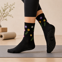 Personnalisez vos propres chaussettes de yoga Pilates avec logo, chaussettes en coton respirantes antidérapantes pour femmes, chaussettes de fitness d'intérieur personnalisées