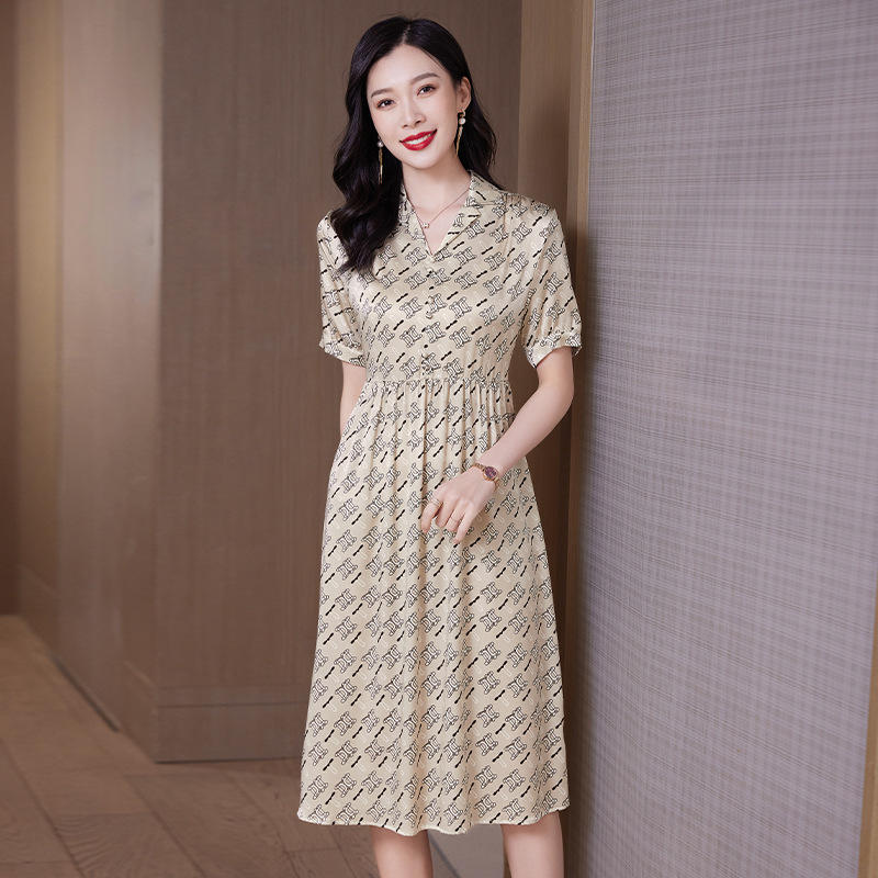 สีเทาอ่อน