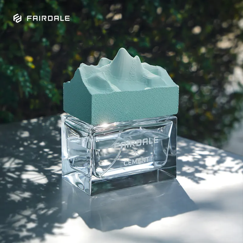 Nouveau design de bouteille de parfum en verre vide personnalisé de 30ml 50ml avec couvercle en ciment