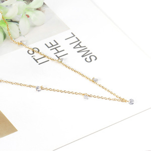 Collier chaîne en or avec pendentifs diamantés sertis griffes pour femme, bijoux de mode NE242702G - Product Image 3