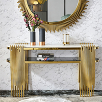 Console d'entrée moderne et minimaliste, style italien, luxe léger, acier inoxydable, style hôtelier, écologique et durable, avec miroir