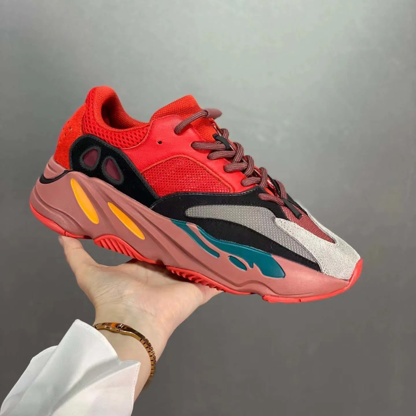 Popular classic fashion black men dad shoes Reflective running sports sneakers original yeezy 700 black,yeezy shoe,yeezy 700