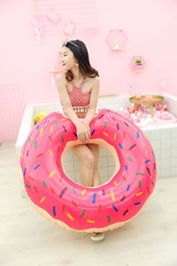 <span class=keywords><strong>Bouée</strong></span> gonflable en forme de donut marron et rose pour la <span class=keywords><strong>piscine</strong></span> - Product Image 2