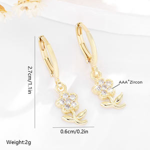 2025 nuevo colgante de flor de alta calidad 14K cobre chapado en oro con incrustaciones de circón uso diario pendientes de latón joyería de mujer - Product Image 4