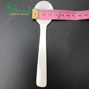 Cuillères exquises fabriquées à la main en nacre blanche naturelle Parfait pour servir du caviar Taille 14cm - Product Image 6