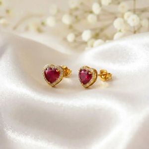 Pendientes de lujo con corazón de rubí y halo de circonitas brillantes, piedra preciosa roja natural en plata de ley 925 o oro laminado de 18 quilates, estilo minimalista. - Product Image 5