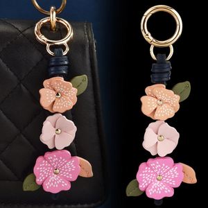 Exquisito Bolso de Cuero PU, Accesorios Retro Estéticos para Llaveros, Dijes de Flores para Bolsos de Mujer - Product Image 6