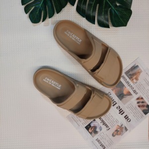 Sandales à enfiler en EVA Premium BG2575 pour Hommes et Femmes – Légères, en Caoutchouc de Luxe, Idéales pour la Maison et l'Extérieur, Chaussons d'Été pour la Plage - Product Image 1