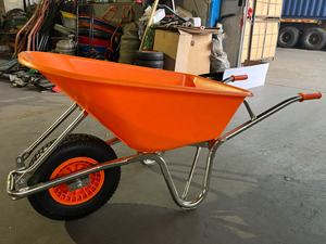 Carretilla HDPE Super Heavy Duty con rueda neumática 120 litros Color Amarillo/naranja - Product Image 2