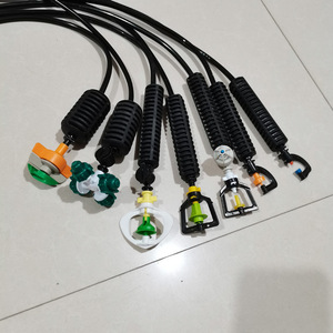 Kit d'irrigation par <span class=keywords><strong>micro</strong></span>-pulvérisation <span class=keywords><strong>suspendu</strong></span> pour serre de marque tierce, système d'arrosage pour légumes avec buse de pulvérisation rotative inversée - Product Image 4