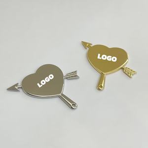 Cadeau de la Saint-Valentin, miroir à poignée <span class=keywords><strong>en</strong></span> forme de cœur avec logo personnalisé, souvenir promotionnel <span class=keywords><strong>en</strong></span> alliage de zinc, petit objet <span class=keywords><strong>en</strong></span> métal pour <span class=keywords><strong>couple</strong></span>, <span class=keywords><strong>voyage</strong></span>, artisanat pour femmes - Product Image 6