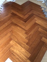 Parquet en teck chinois huilé anti-UV populaire, système élégant en chevrons pour appartements, centres commerciaux et bureaux intérieurs