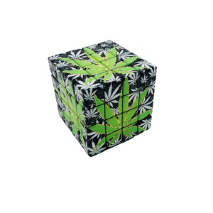 2021 New Creative 58 mm Plastic Zinc hexahedral Herb Grinder Custom Logo Tobacco Crusher Grinder